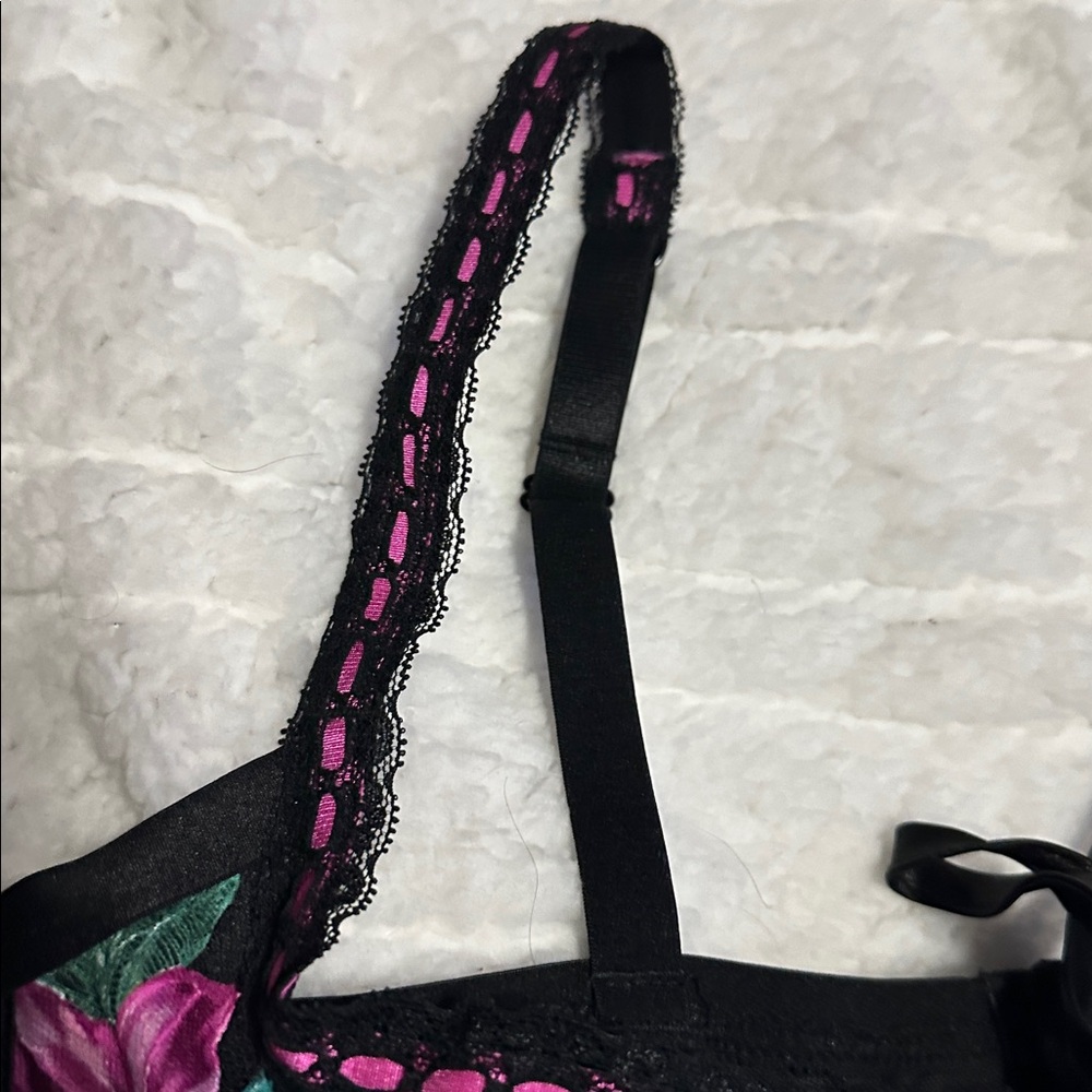 Torrid - Picture 4 of 6